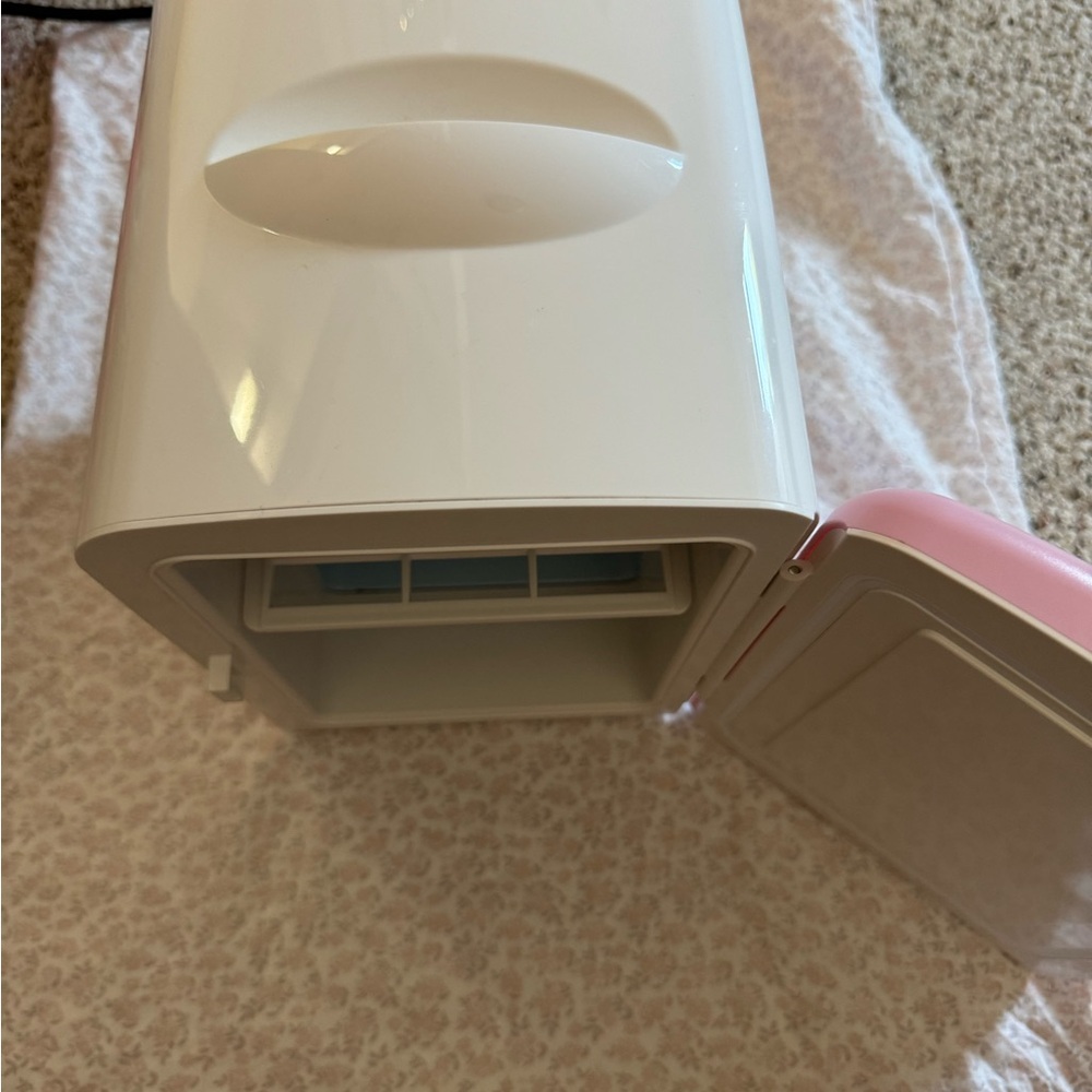 Pink Mini Fridge - Picture 6 of 7